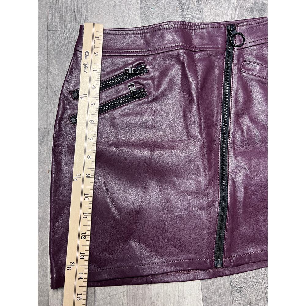 Express Burgundy Faux Leather Mini Skirt Women 00 Moto Zip Vegan Leather Y2K - Picture 6 of 6